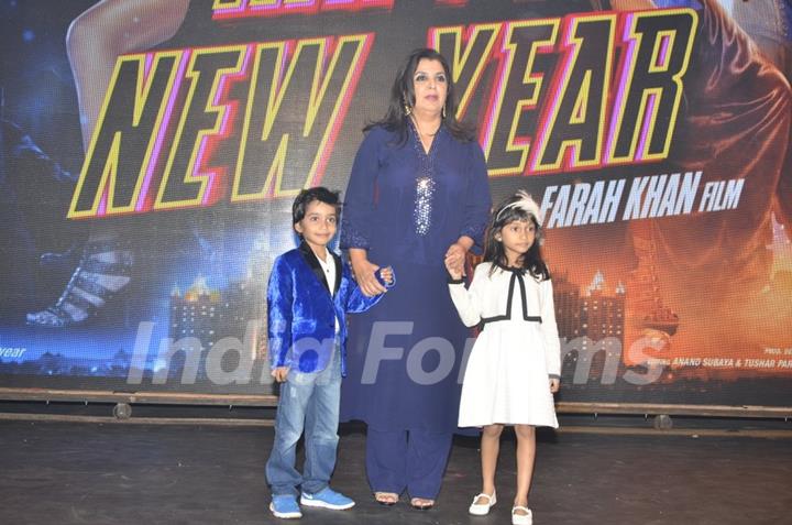 Farah Khan with her Children at the Trailer Launch of Happy New Year