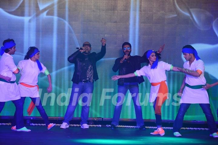 Vishal- Shekhar give an energetic performance at the Trailer Launch of Happy New Year