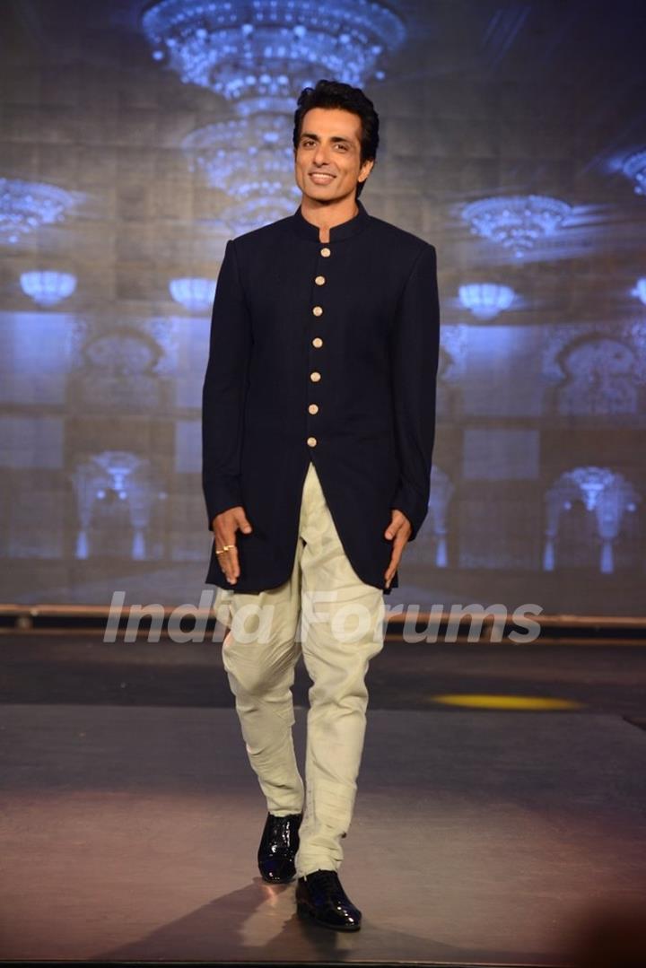 Sonu Sood walks the ramp at Manish Malhotra's Show