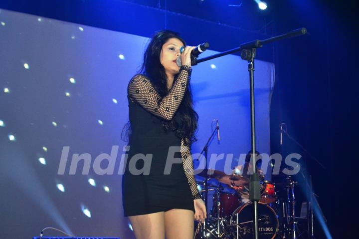 Divya Lewis performs at IIMUN Event