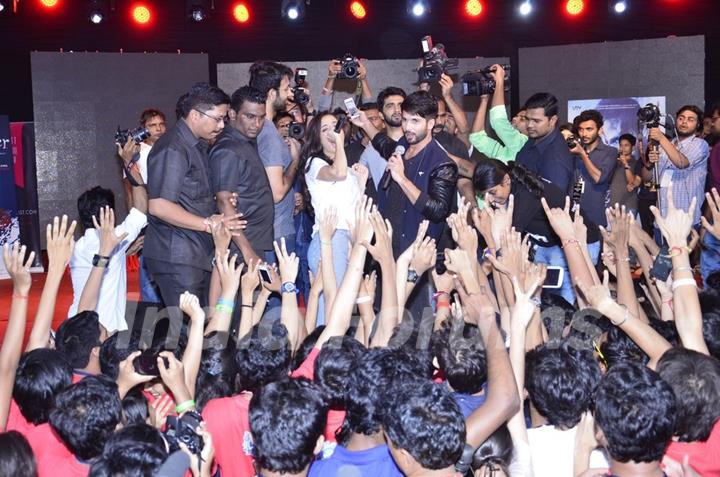 Shahid Kapoor and Shraddha Kapoor interacts with their fans at the Promotion of Haider