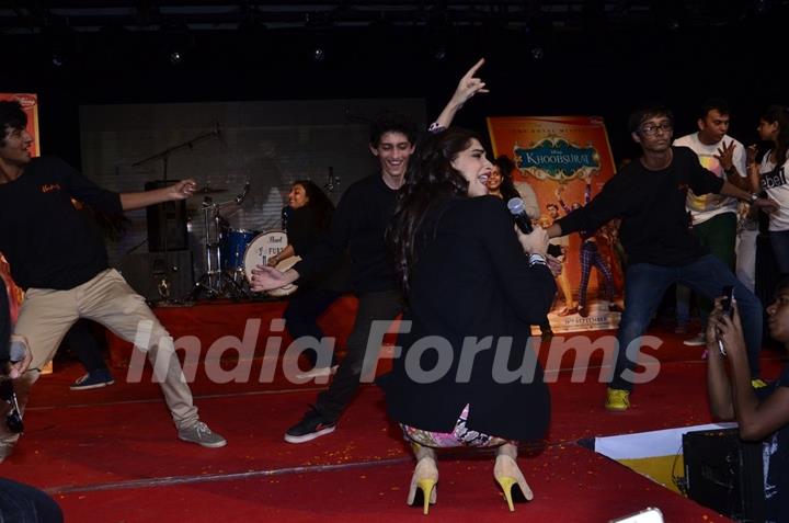 Sonam Kapoor cheers for the dancers at the Promotions of Khoobsurat at Mithibai College