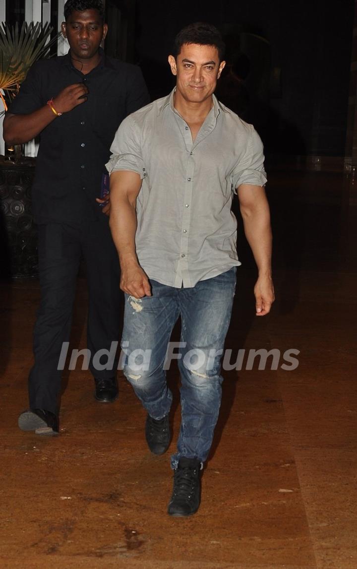 Aamir Khan poses for the media at Young Inspirators Seminar