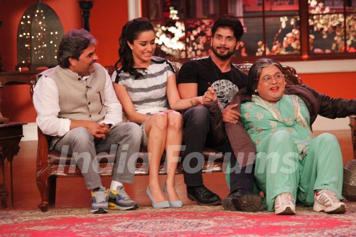 Shahid Kapoor makes a funky face on Comedy Nights With Kapil