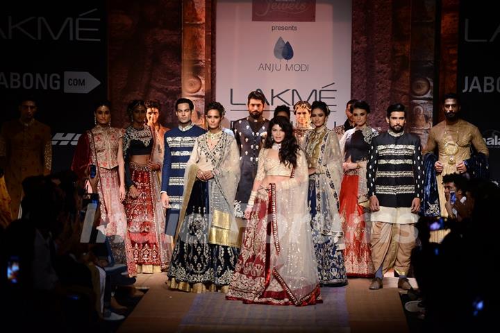 Jacqueline Fernandes walks the ramp for Anju Modi at Lakme Fashion Week Winter/ Festive 2014 Day 2