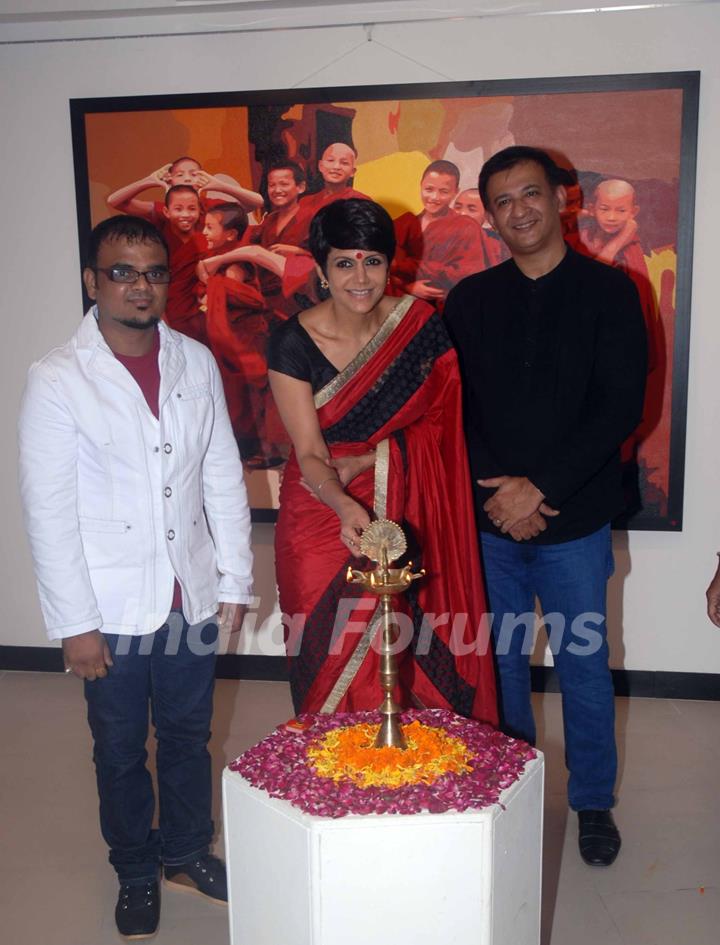 Mandira Bedi and Raj Kaushal light the lamp at the Inauguration of the Painting Exibhition