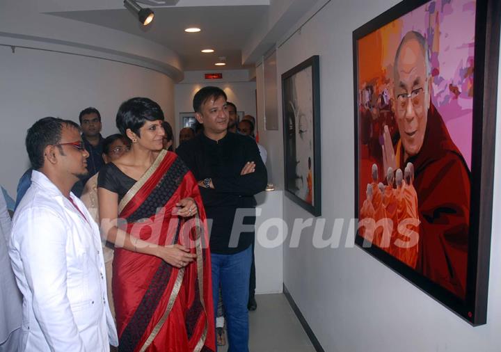 Inauguration of the Painting Exibhition by Umakant Tawade at Hirji Gallery