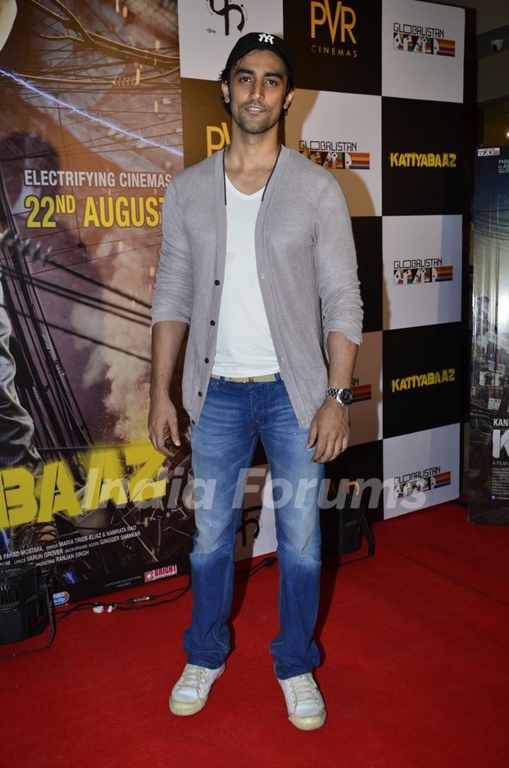 Kunal Kapoor poses for the media at the Special Screening of Katiyabaaz