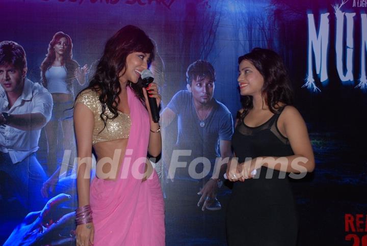 Vedita Pratap Singh was seen interactacting with the host at the Music Launch