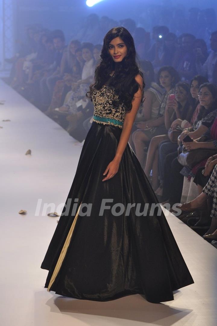 Diana Penty walks the ramp for Rocky Star at the Lakme Fashion Week Winter/ Festive 2014 Day 4