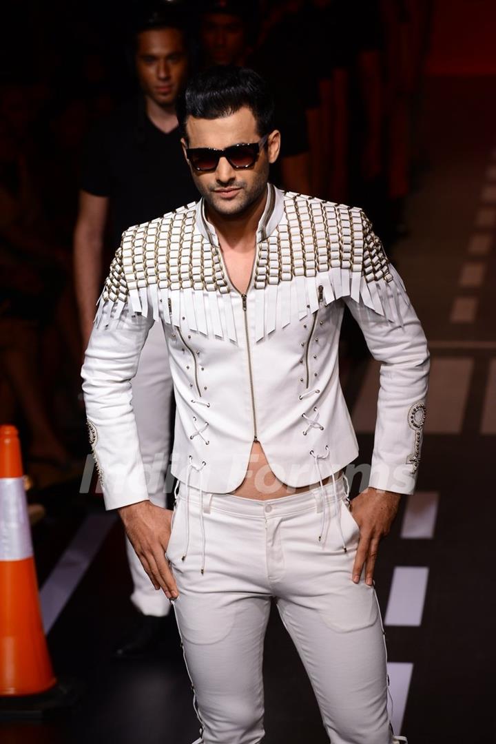 Freddy Daruwala walks the ramp for Arjun Khanna at the Lakme Fashion Week Winter/ Festive 2014 Day 5
