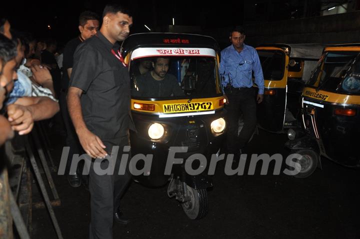 Emraan Hashmi drives an Auto Rickshaw at the Special Screening of Raja Natwarlal