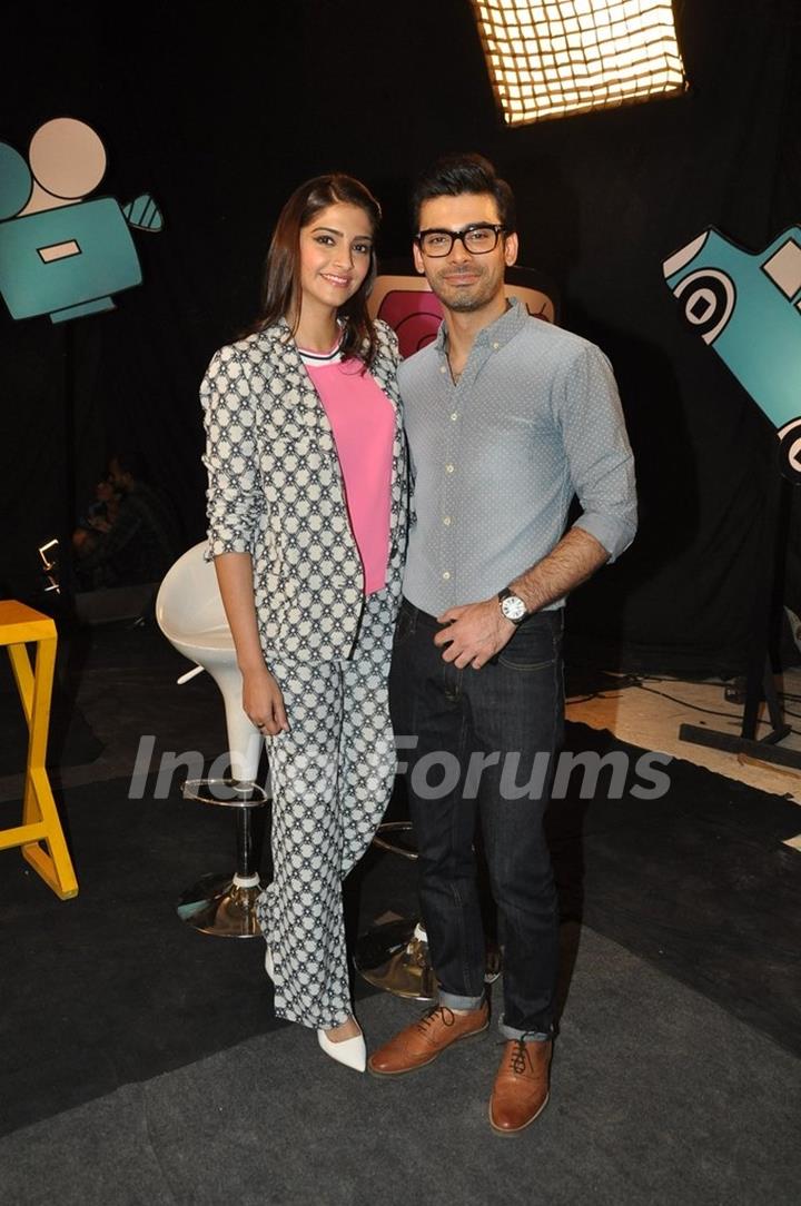 Promotions of Khoobsurat on Captain Tiao