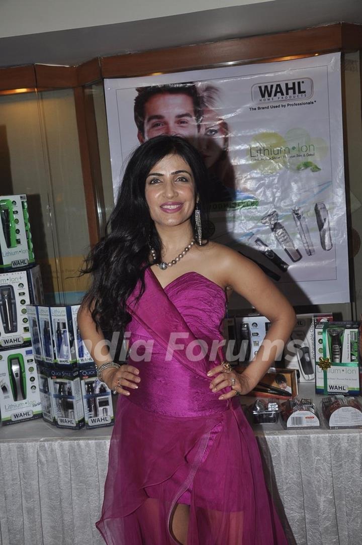 Shibani Kashyap poses for the media at Mandate Model Hunt 2014