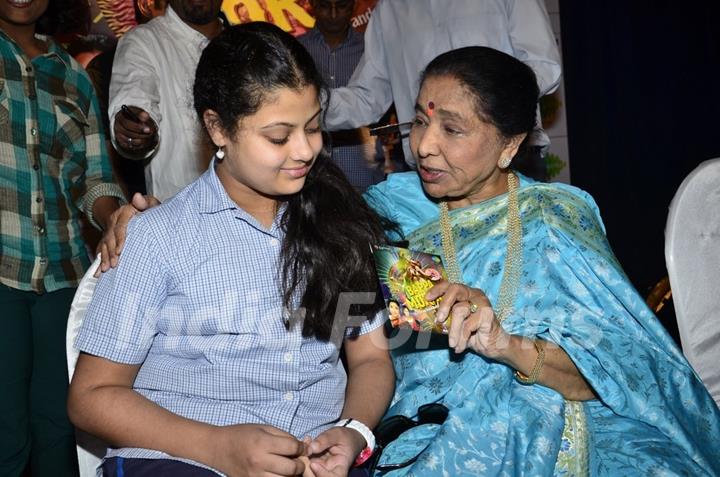 Asha Bhosle with granddaughter Zanai at the Album Launch Of 'Bappa Moriya'