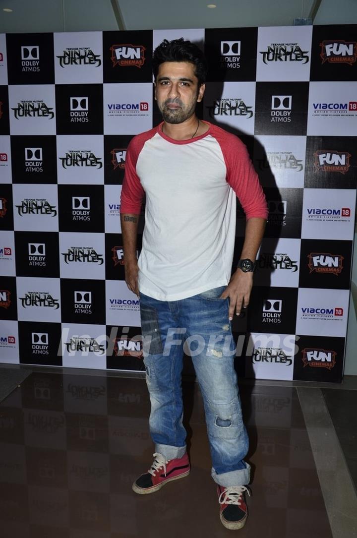 Eijaz Khan poses for the media at the Screening of Ninja Turtle