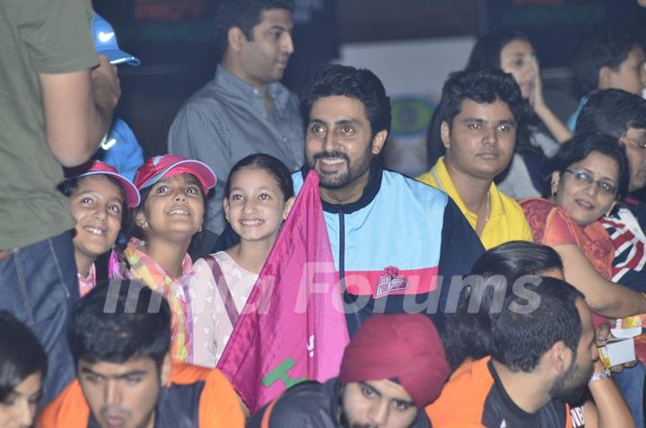 Abhishek Bachchan poses with fans at the Pro Kabbadi League Semi Finals