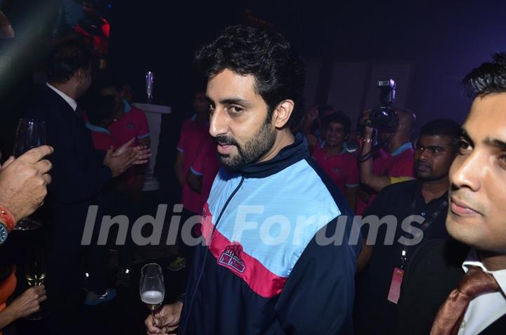 Abhishek Bachchan spotted enjoying at the Bash for Pro Kabbadi League by Mahindras