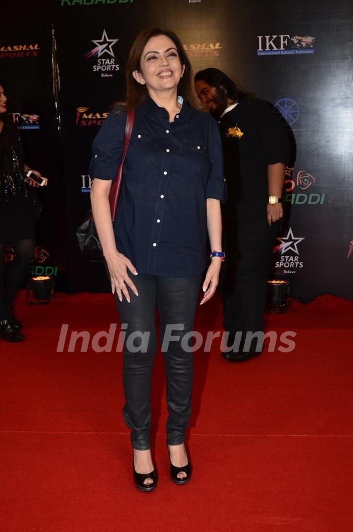 Neeta Ambani poses for the media at the Grand Finale of Pro Kabbadi League