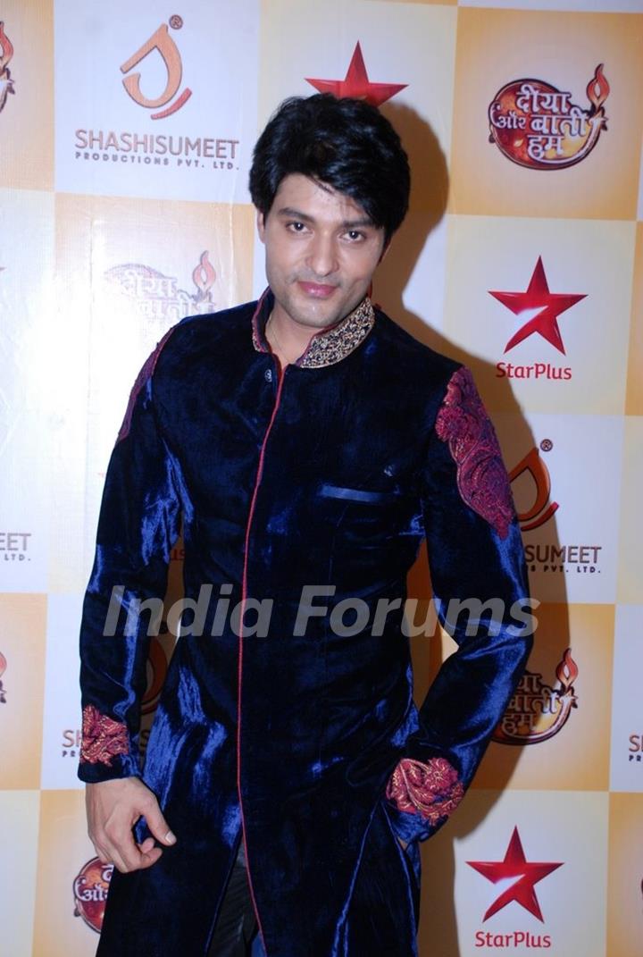 Anas Rashid poses at the Celebration of the Completion of 3 Years of Diya Aur Baati Hum