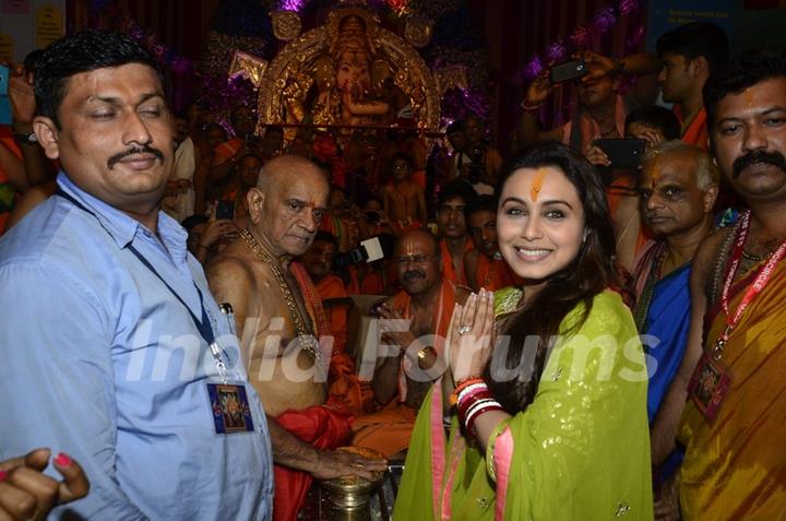 Rani Mukherjee poses for the media at Chinchpokli Ka Raja