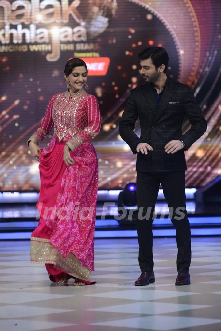 Sonam Kapoor shakes a leg with Fawad Khan on Jhalak Dikhhlaa Jaa