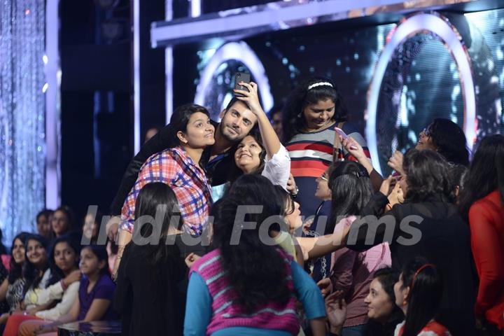 Fawad Khan poses for a selfie with fans on Jhalak Dikhla Jaa