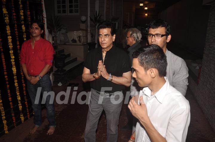 Jeetendra offering his prayers to Lord Ganesha at the Visarjan