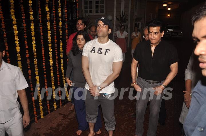 Ekta Kapoor, Tusshar Kapoor and Jeetendra at the Ganpati Visarjan