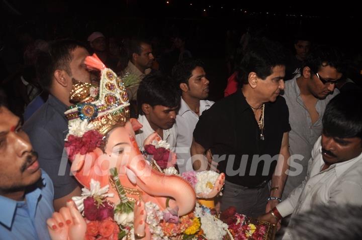 Jeetendra snapped at Ganpati Visarjan