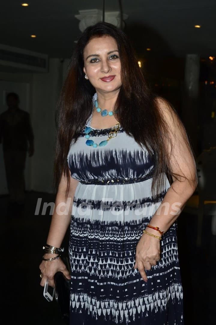 Poonam Dhillon poses for the media at the Sun Down Party of Sony Pal's Simply Baatein