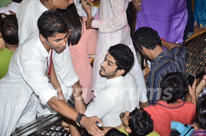 Mohit Marwah Visits Lalbaughcha Raja