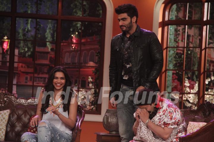 Deepika Padukone and Arjun Kapoor Promote Finding Fanny on Comedy Nights with Kapil