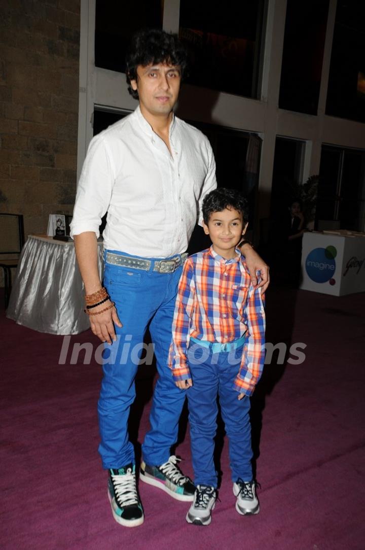 Sonu Nigam with his son at Three Women Play