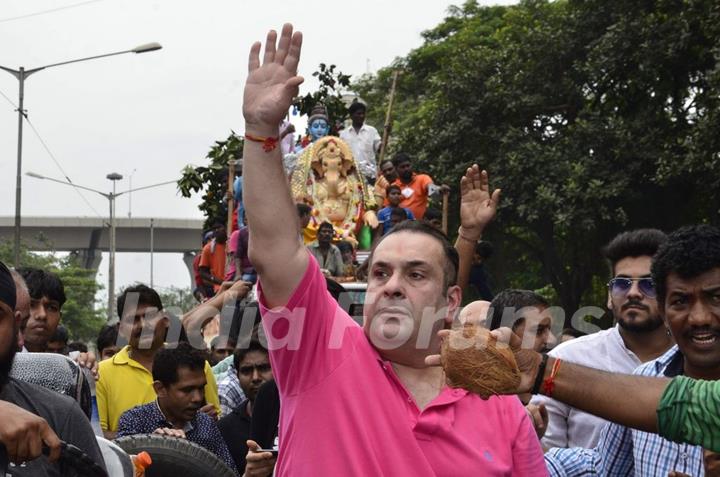 Rajiv Kapoor at the Visarjan of Lord Ganesha of RK Studios