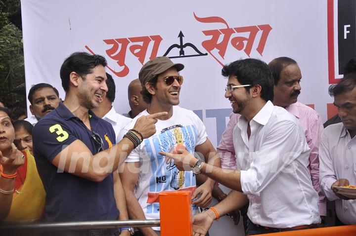 Hrithik Roshan in a chat with Dino Morea and Aditya Thackrey at the Launch of DM Fitness