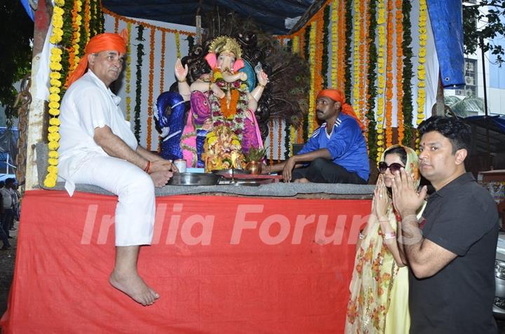 Bhushan Kumar and Divya Khosla seek blessings from Ganpati Bappa