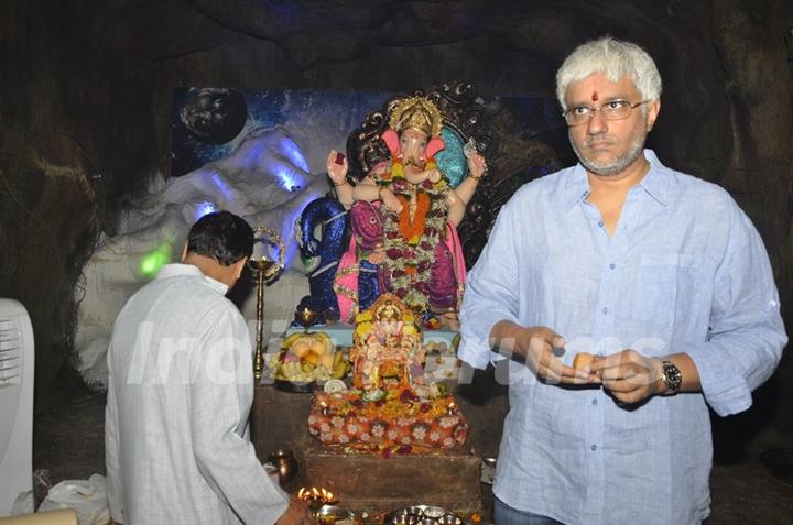 Vikram Bhatt Seeks Blessings from Lord Ganesha