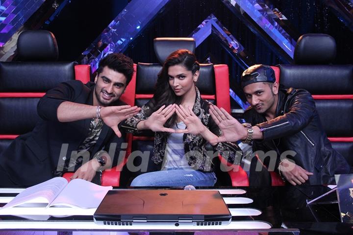 Promotions of Finding Fanny on India's Raw Star