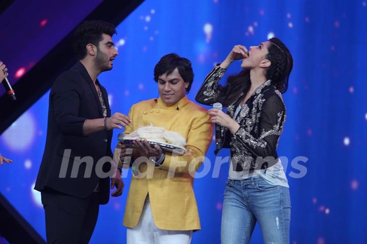 Arjun Kapoor and Deepika Padukone have a treat at the Promotions of Finding Fanny