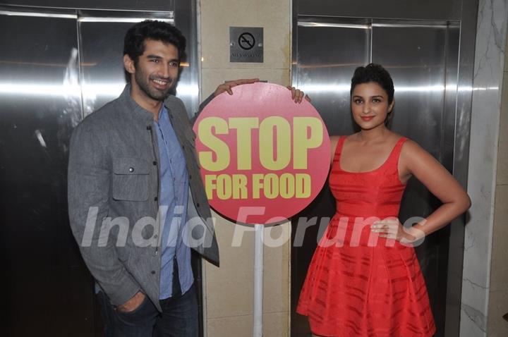 Aditya Roy Kapoor and Parineeti Chopra at the Promotions of Daawat-e-Ishq