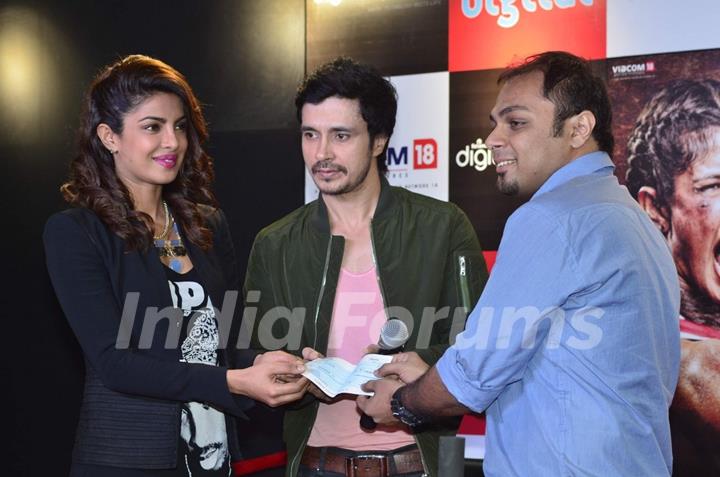 Priyanka Chopra makes a donation at the Promotions of Mary Kom at Reliance Outlet