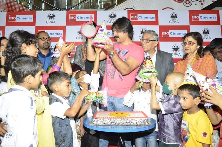 Vivek Oberoi Celebrates his Birthday with Cancer Patients