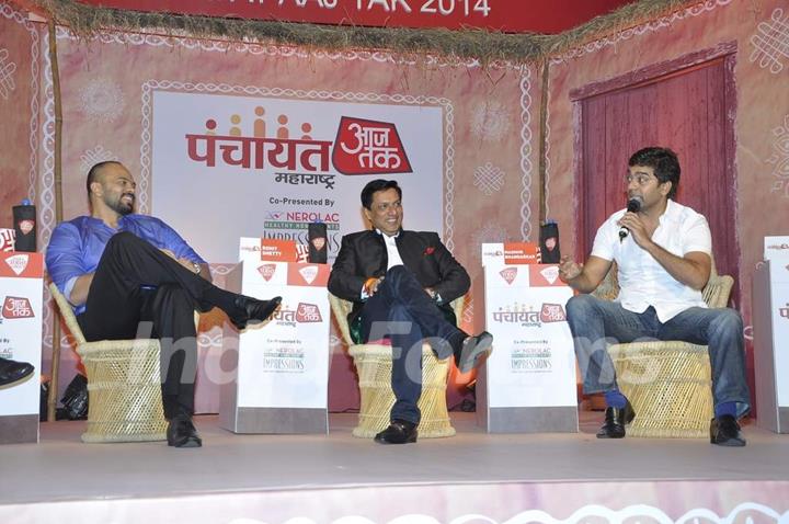 Ashutosh Rana interacting at Aaj Tak Panchayat Talk Show