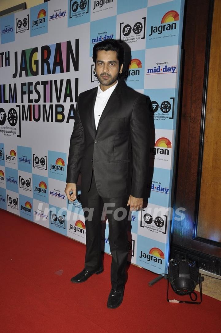 Arjan Bajwa poses for the media at 5th Jagran Film Festival Mumbai