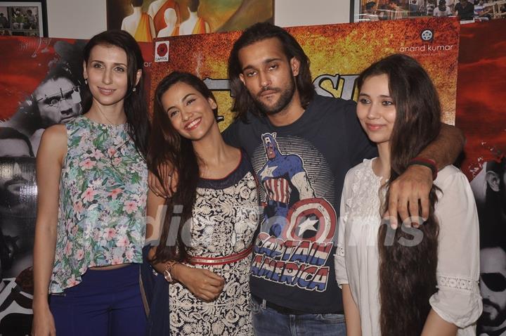 Cast of Desi Kattey at the Media Meet