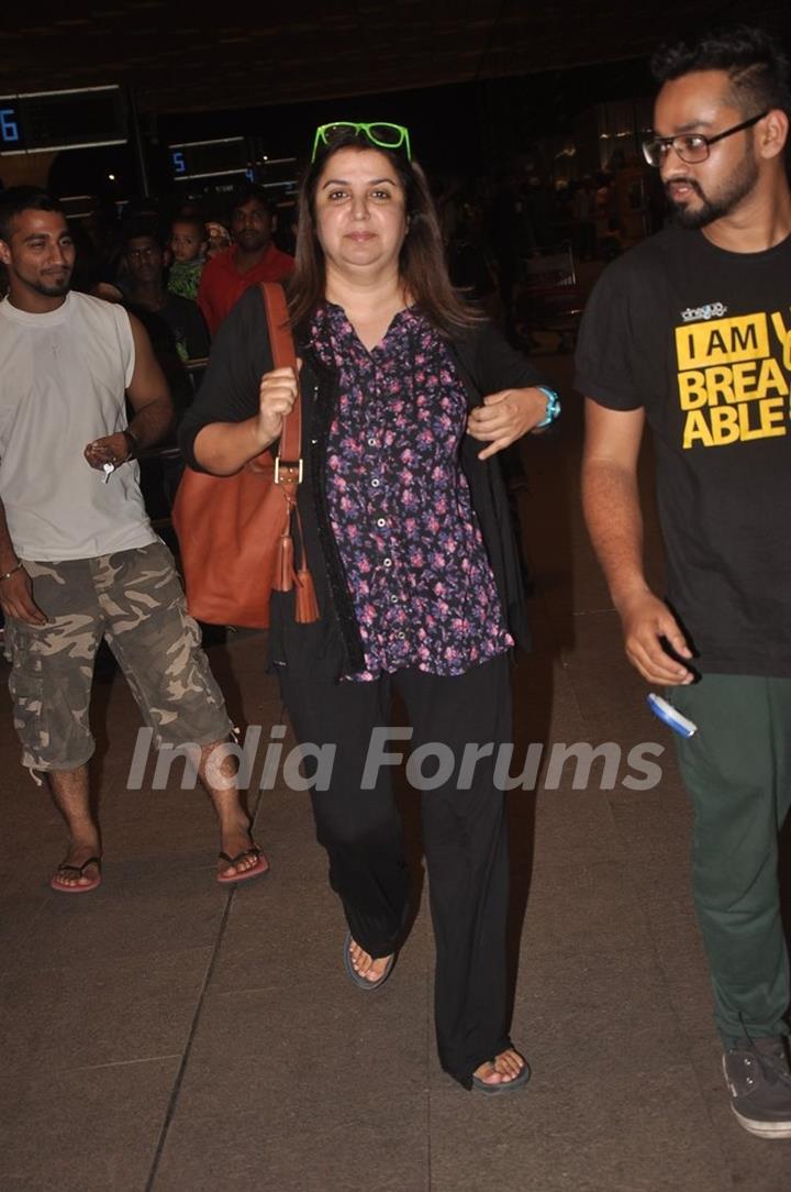 Farah Khan snapped at Airport while leaving for Slam Tour