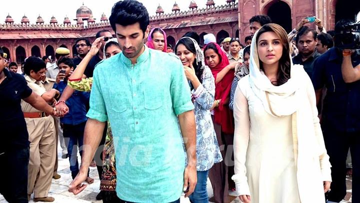 Aditya and PArineeti snapped at Fatehpur Sikri during Daawat-e-Ishq Food Yatra