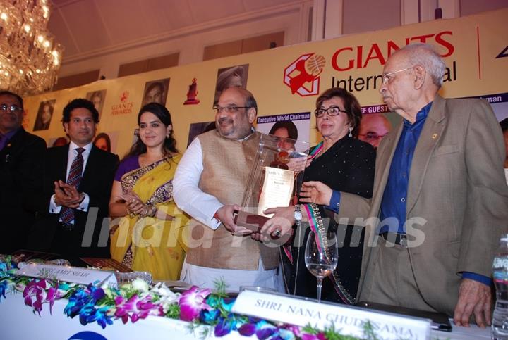 Helen being felicitated at Giant Awards in Trident