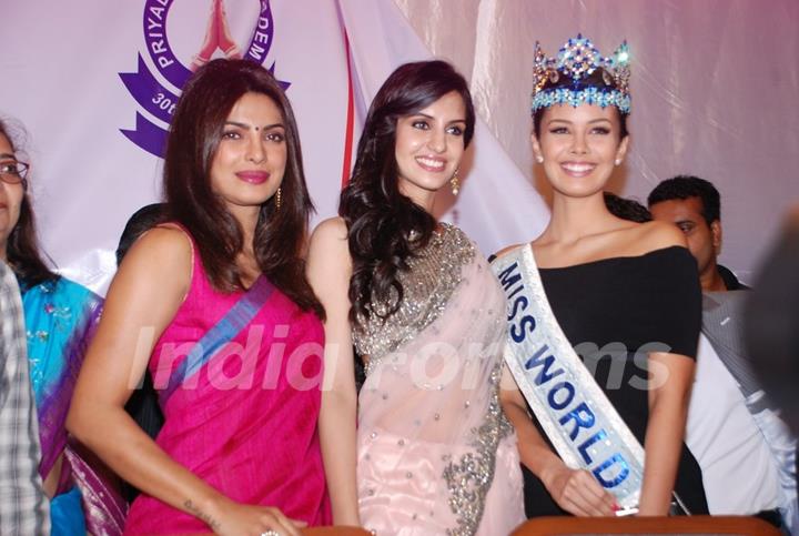 Priyanka Chopra with Miss World Megan Young and Koyal Rana at Priyadarshini Academy Global Awards
